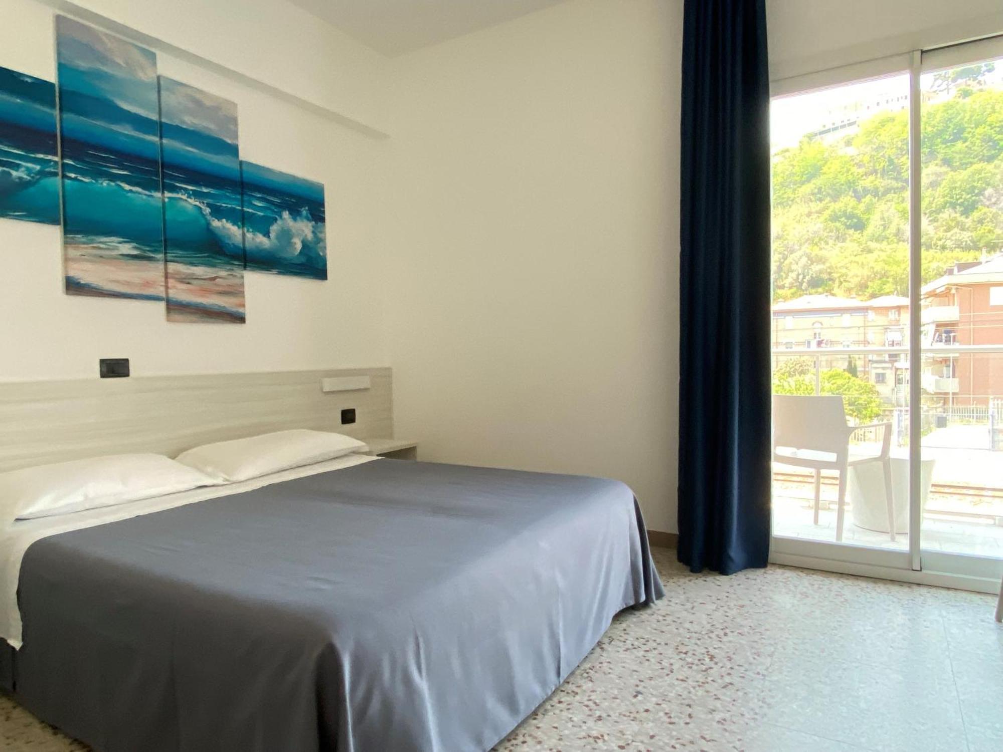 Hotel Ideal Cupra Marittima Buitenkant foto