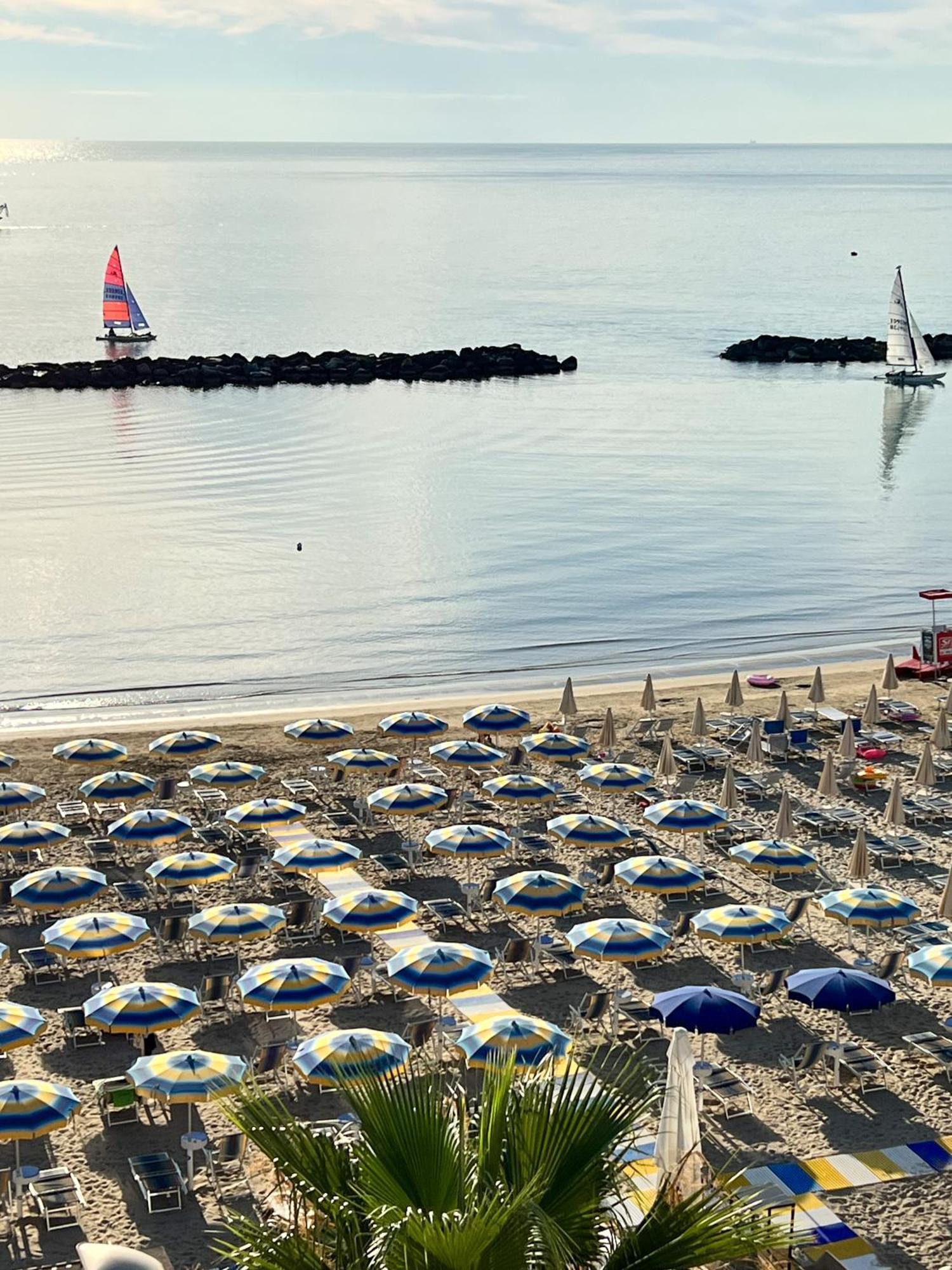 Hotel Ideal Cupra Marittima Buitenkant foto