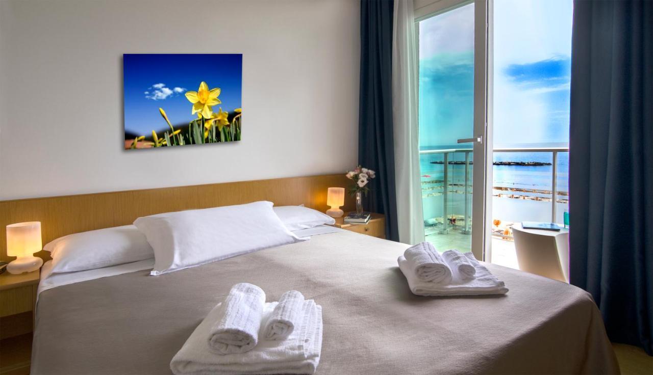 Hotel Ideal Cupra Marittima Buitenkant foto