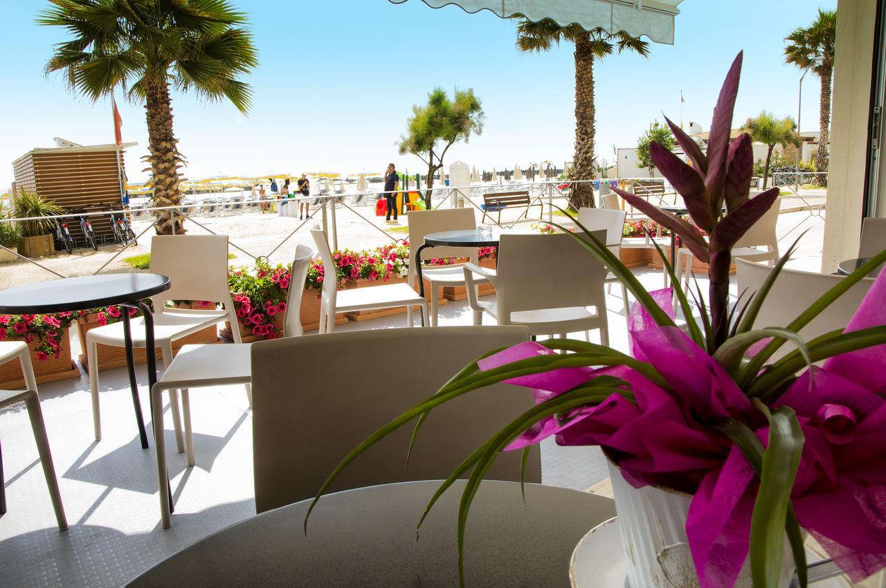 Hotel Ideal Cupra Marittima Buitenkant foto